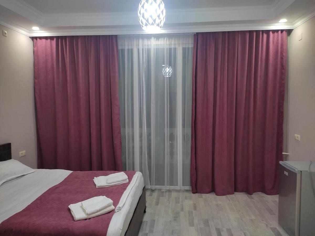 Geno Guest House Kvariati Exteriér fotografie