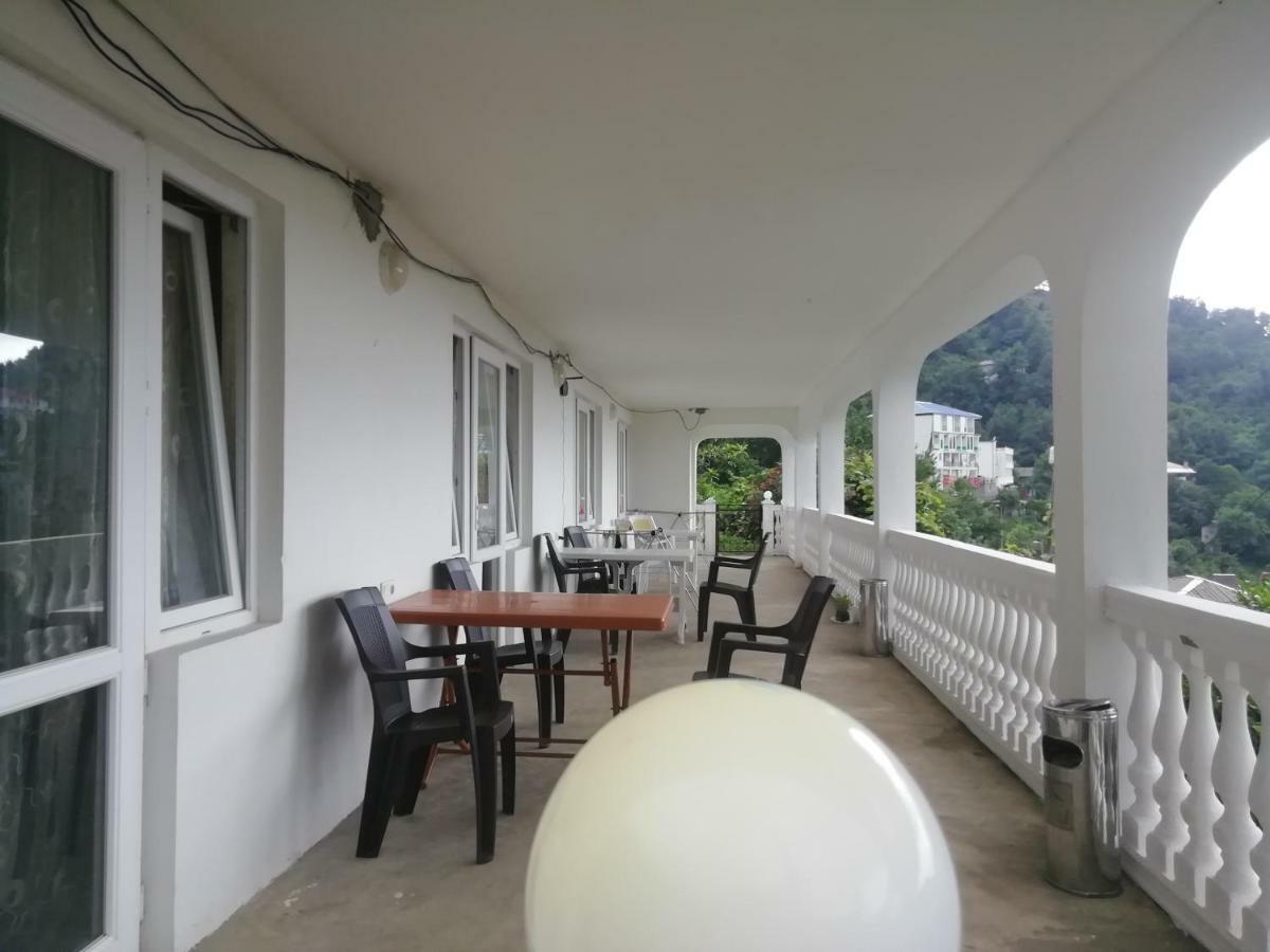 Geno Guest House Kvariati Exteriér fotografie