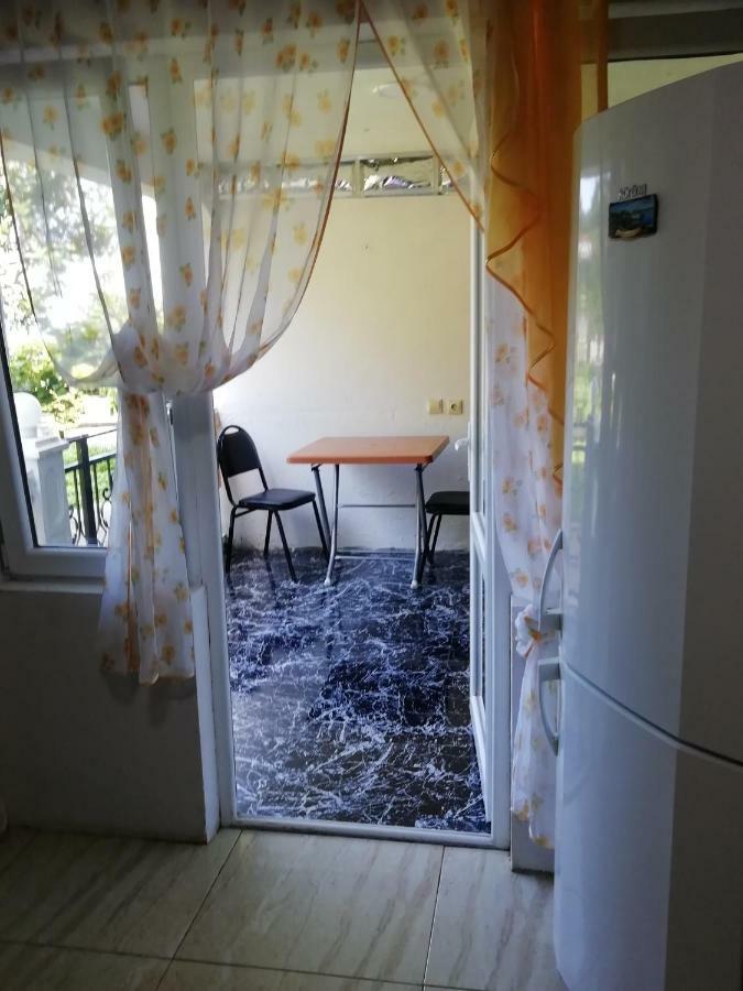 Geno Guest House Kvariati Exteriér fotografie