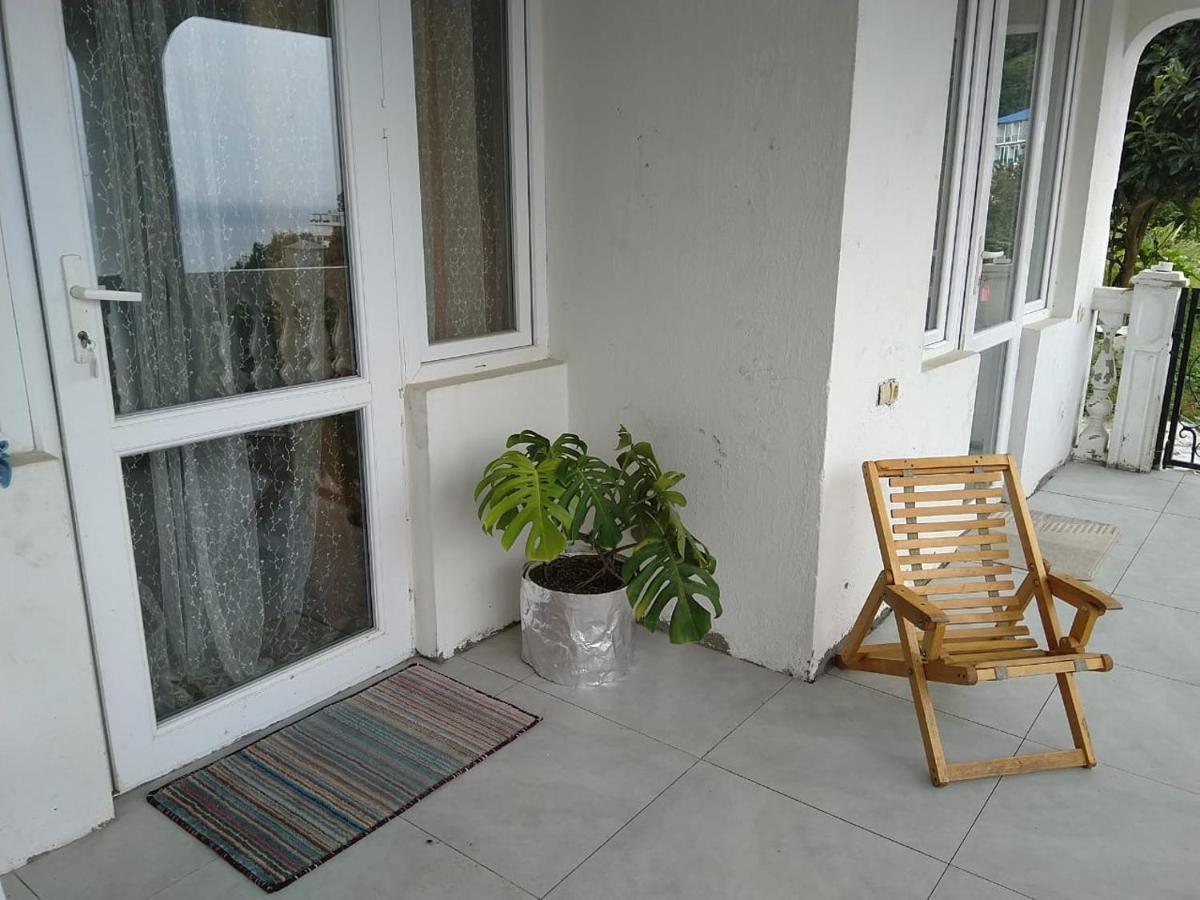 Geno Guest House Kvariati Exteriér fotografie